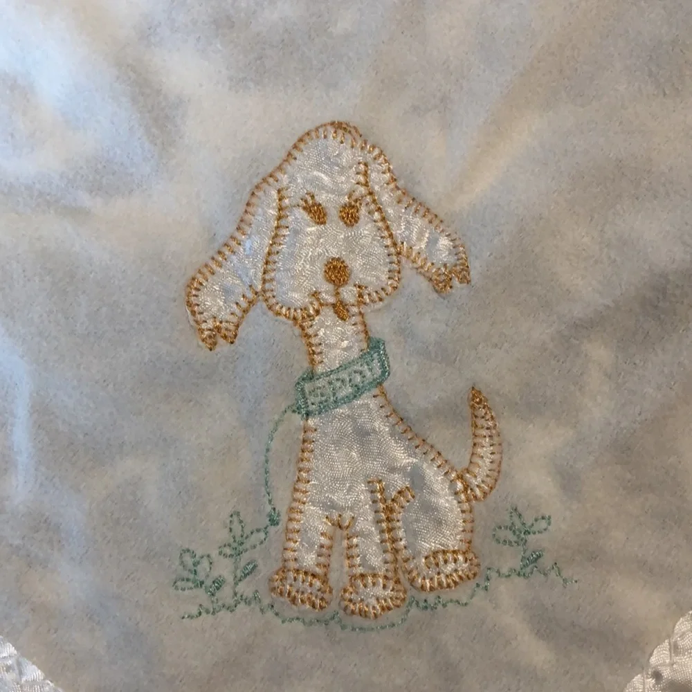 Four vintage 1980s baby blankets